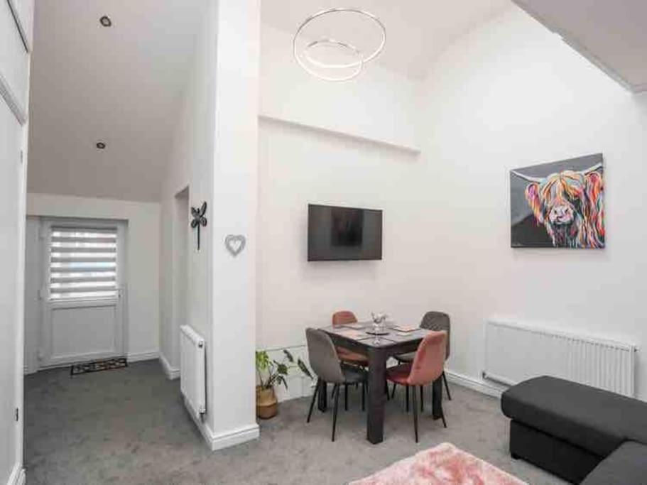Beeches Bach, 1 Bedroom Cottage With Hot Tub Prestatyn Exterior photo